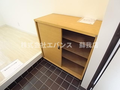 【エントランス】 | プチシャトー若草 | 毎日通るエントランスはこのようになっています