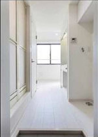 中野区中央５丁目のアパートの玄関