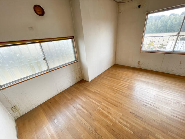 下野市磯部　4ＬＤＫ　中古住宅の洋室