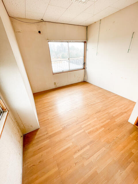 下野市磯部　4ＬＤＫ　中古住宅の洋室