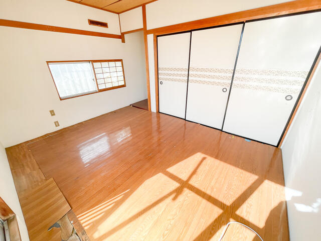 下野市磯部　4ＬＤＫ　中古住宅の洋室