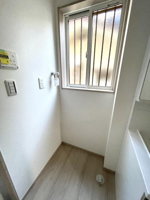 下野市駅東４丁目　3ＬＤＫ　中古住宅のその他|洗濯機置場