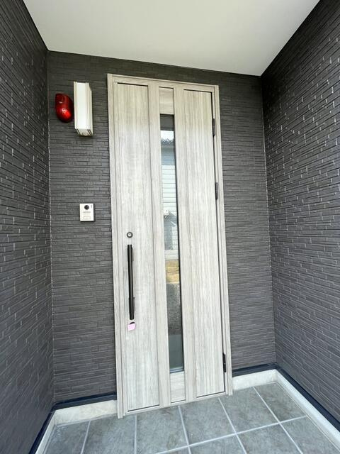下野市駅東４丁目　3ＬＤＫ　中古住宅のその他共用部分|防犯機能付き玄関