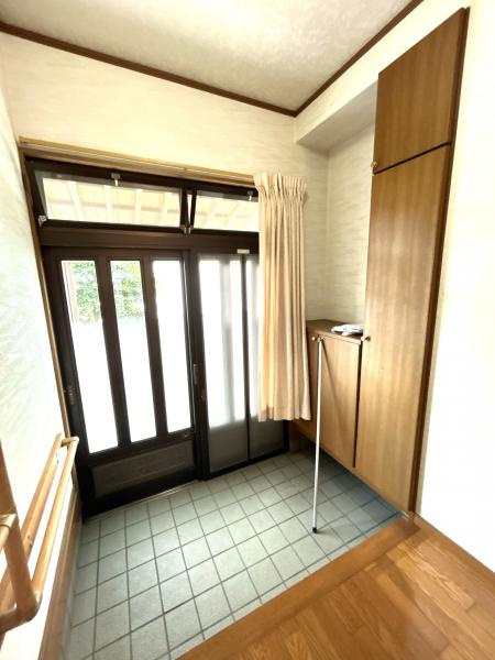 下野市文教２丁目　3ＳＤＫ　中古住宅の玄関