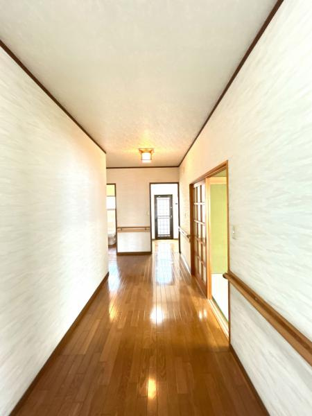 下野市文教２丁目　3ＳＤＫ　中古住宅の居間・リビング|【現況販売】廊下の写真です。