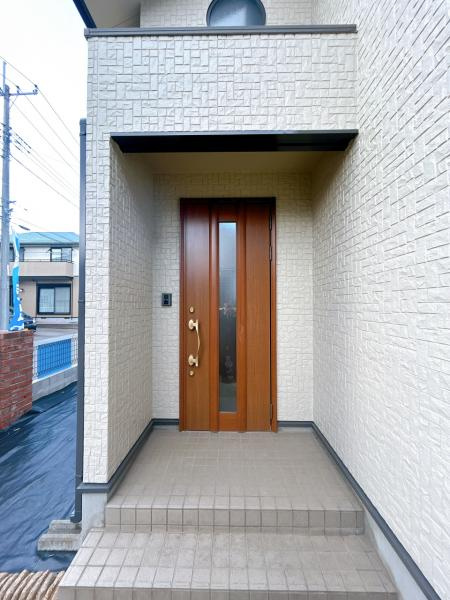 下野市石橋　4ＳＬＤＫ　中古住宅の玄関