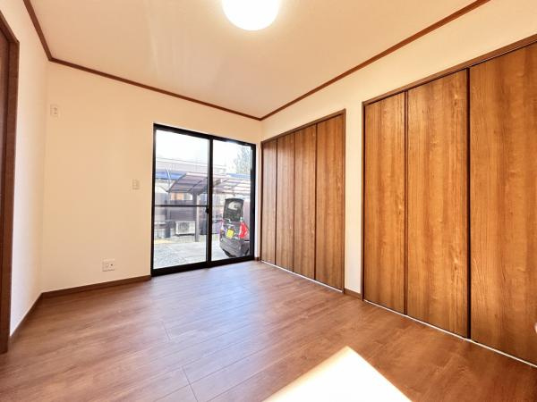 下野市石橋　4ＳＬＤＫ　中古住宅の洋室