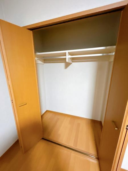 下野市石橋　4ＳＬＤＫ　中古住宅の収納