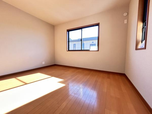 下野市石橋　4ＳＬＤＫ　中古住宅の洋室