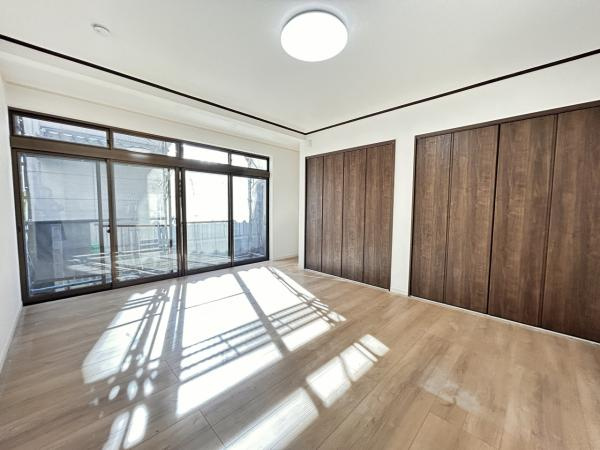 下野市笹原　5ＬＤＫ　中古住宅の洋室