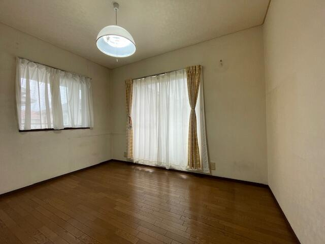 下野市祇園４丁目　4ＬＤＫ　中古住宅の洋室|２階洋室東側