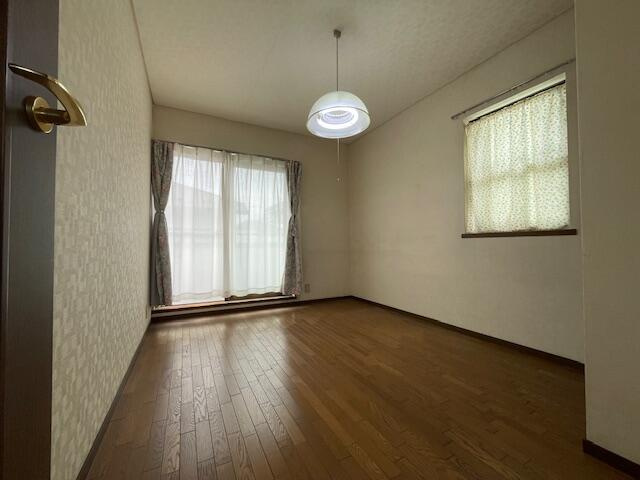 下野市祇園４丁目　4ＬＤＫ　中古住宅の洋室|２階洋室西側