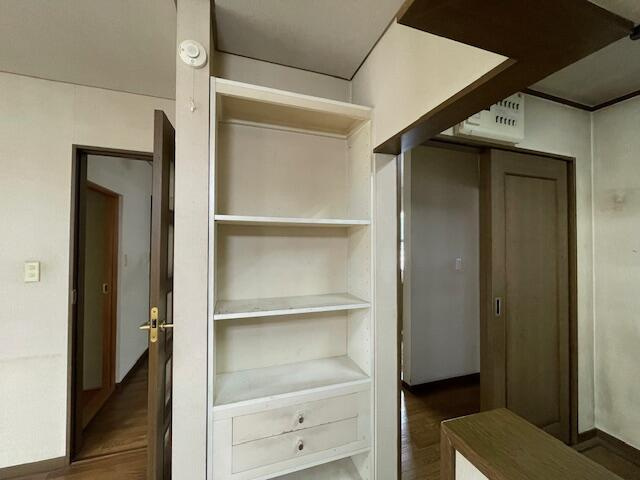 下野市祇園４丁目　4ＬＤＫ　中古住宅の収納|ＬＤにある壁面収納