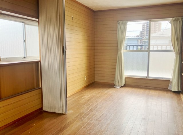 元町戸建の寝室