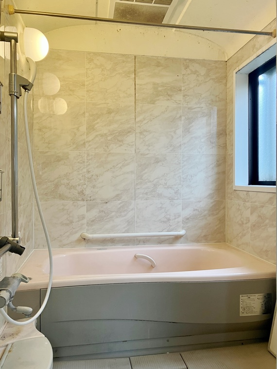 元町戸建の浴室