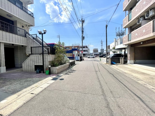 北名古屋市九之坪竹田戸建の前面道路含む現地写真