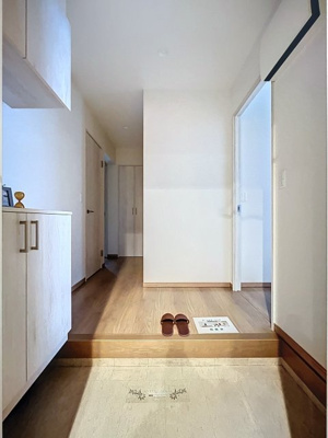 【玄関】 | リテラス目黒三丁目 | ※家具・小物はイメージです