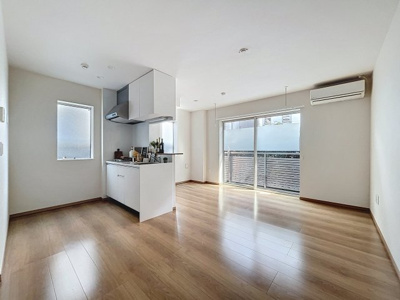 【居間・リビング】 | リテラス目黒三丁目 | ※家具・小物はイメージです