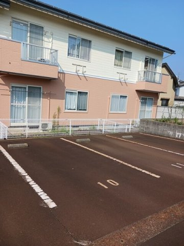 ニューシティキャットパートⅠの駐車場