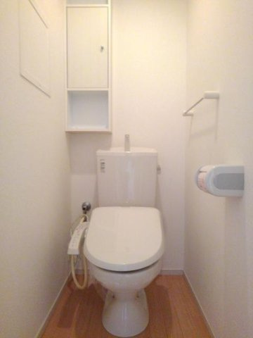 ジュネスフランのトイレ|落ち着いたトイレです