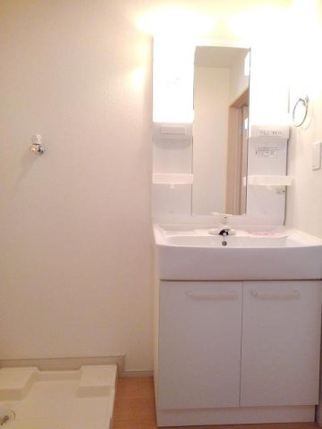 ジュネスフランの洗面所|忙しい朝には欠かせない洗面所です