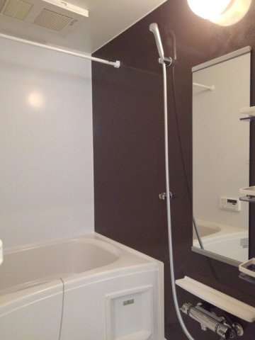 リブレ本郷Ⅱの浴室|落ち着いた空間のお風呂です