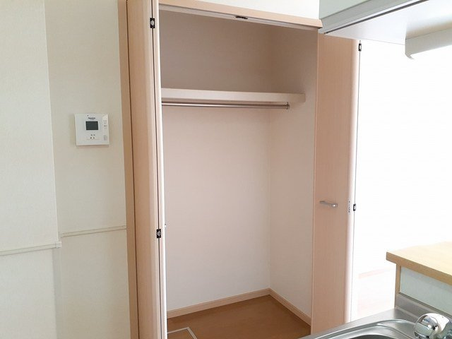 フィオ－レ　野村　Ⅰの収納|こまごまとしたものを収納できそうですね