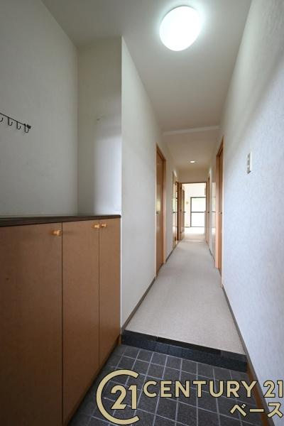 ローレルコート国分旭ケ丘の玄関|■現地撮影写真■ 室内は丁寧に使用されており、そのまま即入居も可能です。