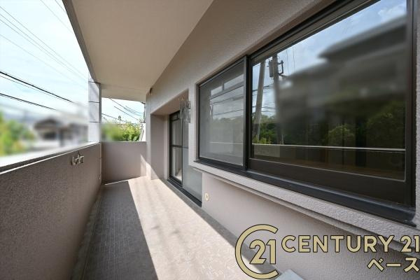 ローレルコート国分旭ケ丘のバルコニー|■現地撮影写真■ お洗濯物もよく乾く、日当たりのよい南向きバルコニー。