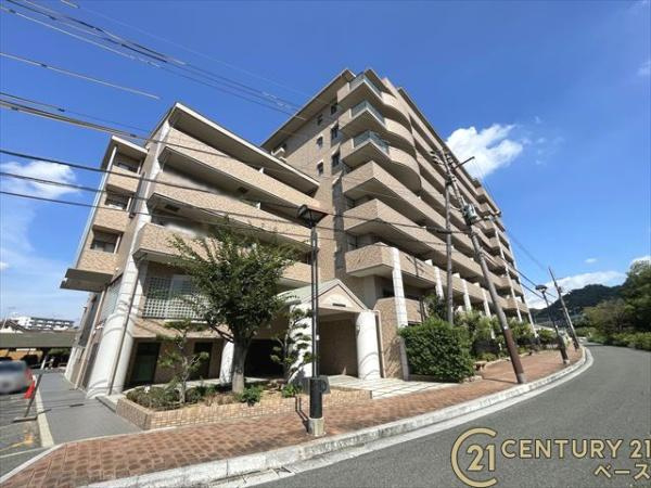 ローレルコート国分旭ケ丘の外観|■近鉄「大阪教育大前駅」より徒歩７分／令和６年に大規模修繕工事実施済み／オートロック・エレベーターあり／空室の為いつでもご内覧可能です。お気軽にお問い合わせください。■