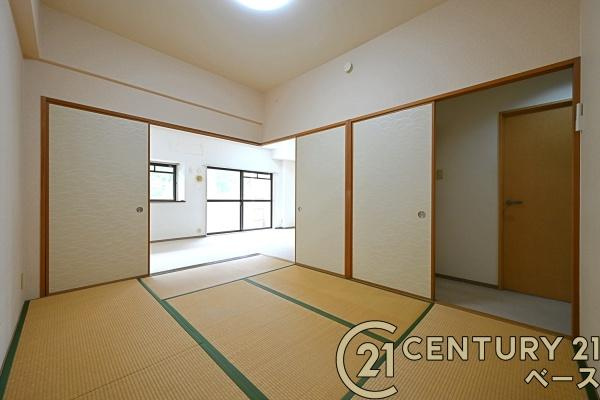 ローレルコート国分旭ケ丘の和室|■現地撮影写真■ ほっこり落ち着ける和室。客間としても、ご家族のくつろぎスペースとしてもご利用いただけます。