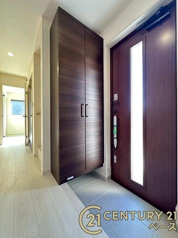 リーブルガーデン長柄町 ２号棟 ／新築一戸建の内装|■現地撮影写真■こちらは玄関から見た廊下部分です！