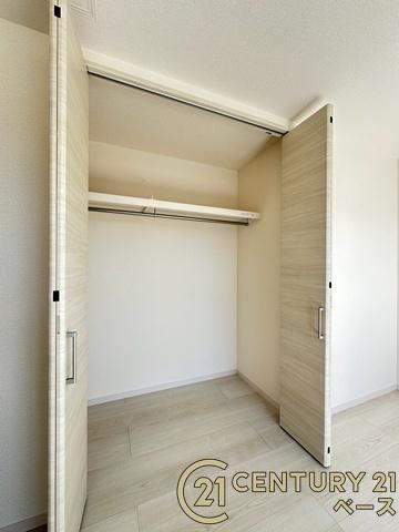 リーブルガーデン長柄町 ２号棟 ／新築一戸建の収納|■現地撮影写真■冬物のコートや季節のものなどたくさんしまえる広さ！
