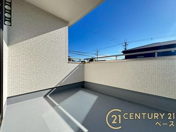 リーブルガーデン長柄町 ２号棟 ／新築一戸建のバルコニー|■現地撮影写真■日当たりのよい広々としたバルコニー！洗濯物もよく乾きます！