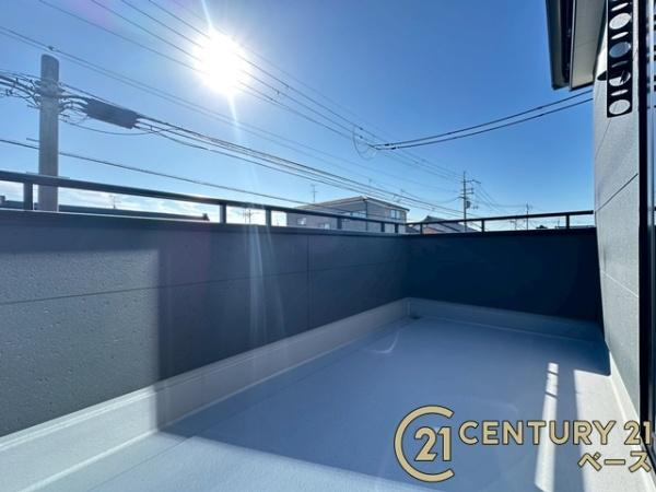 リーブルガーデン長柄町 ３号棟 ／新築一戸建のバルコニー|■現地撮影写真■日当たりのよい広々としたバルコニー！洗濯物もよく乾きます！