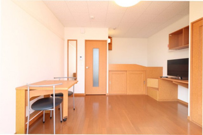 【居間・リビング】 | レオパレスＮｏｒｔｈＲｉｖｅｒ | 当社人気のベッドタイプ！収納付きベッドがオススメ！