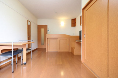 【居間・リビング】 | レオパレス伊吹 | 当社人気のベッドタイプ！収納付きベッドがオススメ！