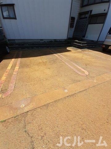 ラフレシールの駐車場