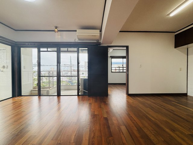 〇ファイン宜野湾の居間・リビング