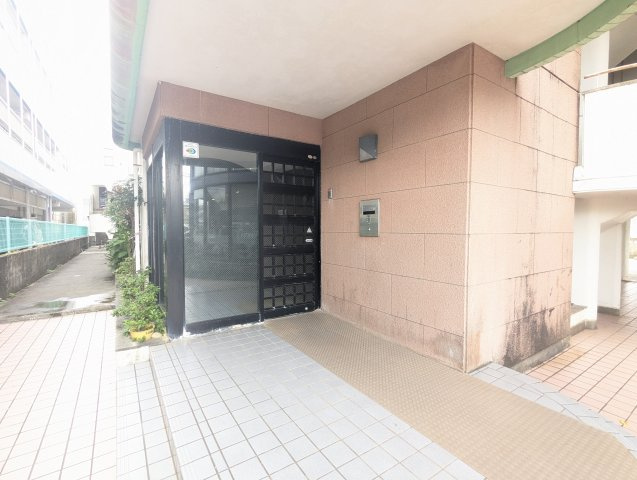 〇ファイン宜野湾のエントランス