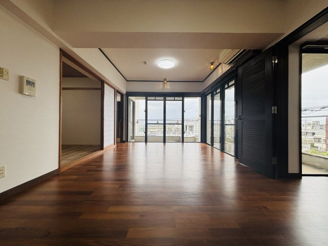 〇ファイン宜野湾の居間・リビング