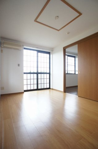 レフィナード朝日台Ａの内装