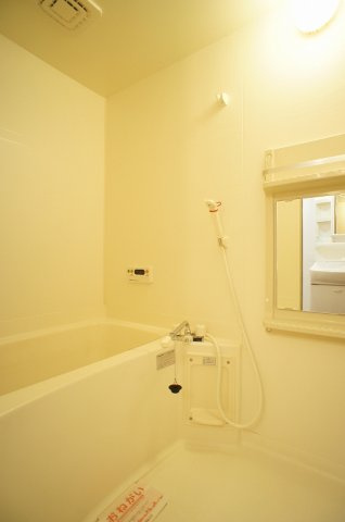 レフィナード朝日台Ａの浴室