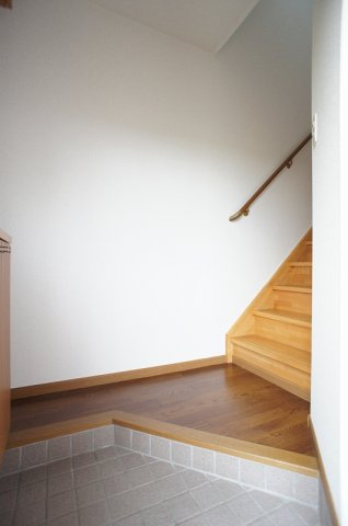 レフィナード朝日台Ａの玄関