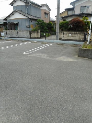 サンパティークＢの駐車場
