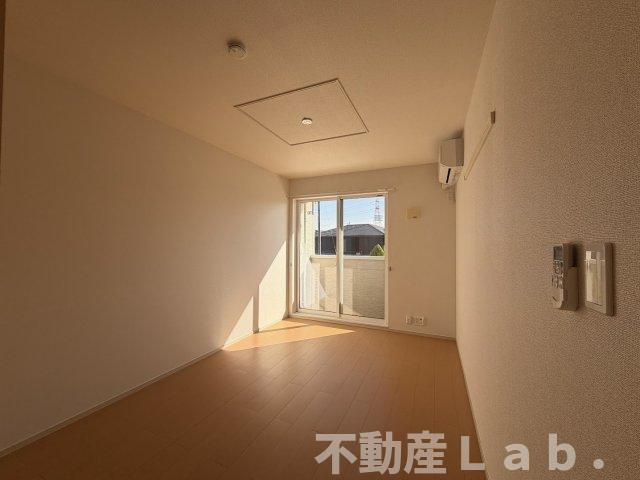 グレイスフル松山の居間・リビング