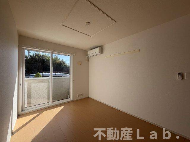 グレイスフル松山の居間・リビング