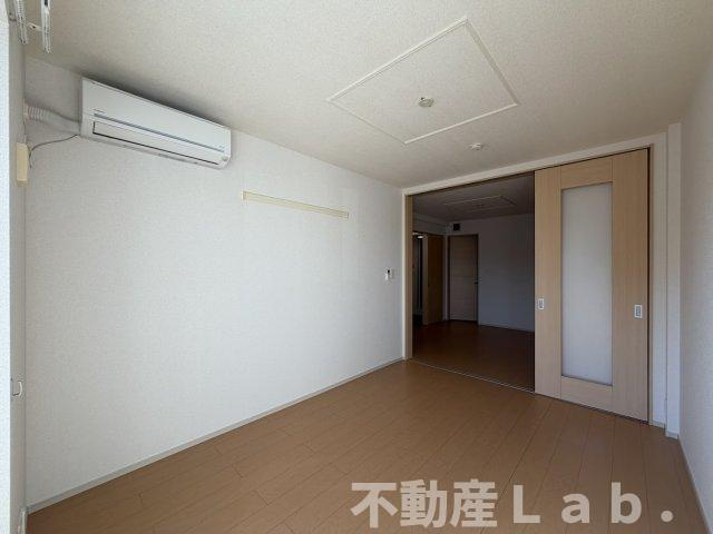 グレイスフル松山の居間・リビング