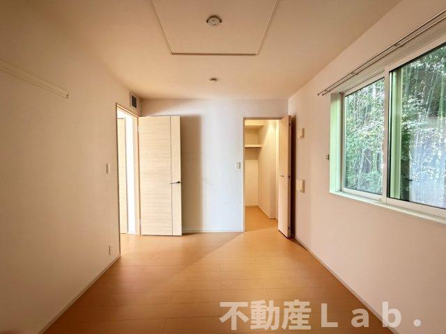 グレイスフル松山の洋室