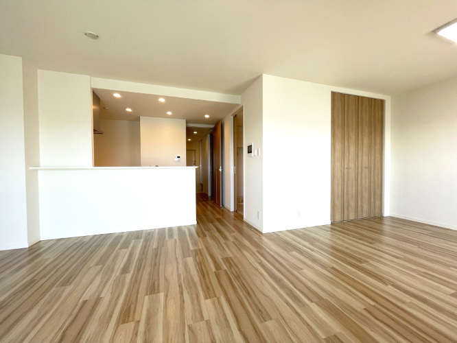 アルファステイツ老松小南の居間・リビング|クローゼットもあり、収納力にも優れています。